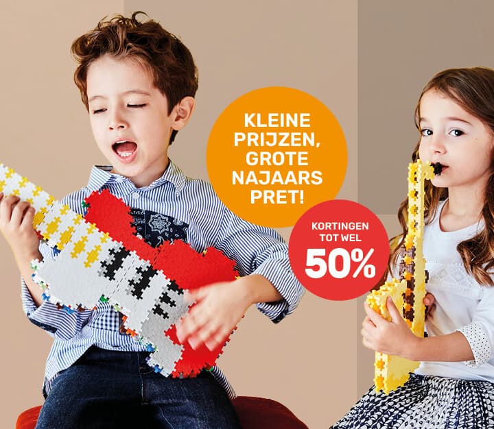 Op de afbeelding zie je twee kinderen met instrumenten. Een gitaar en een trompet.